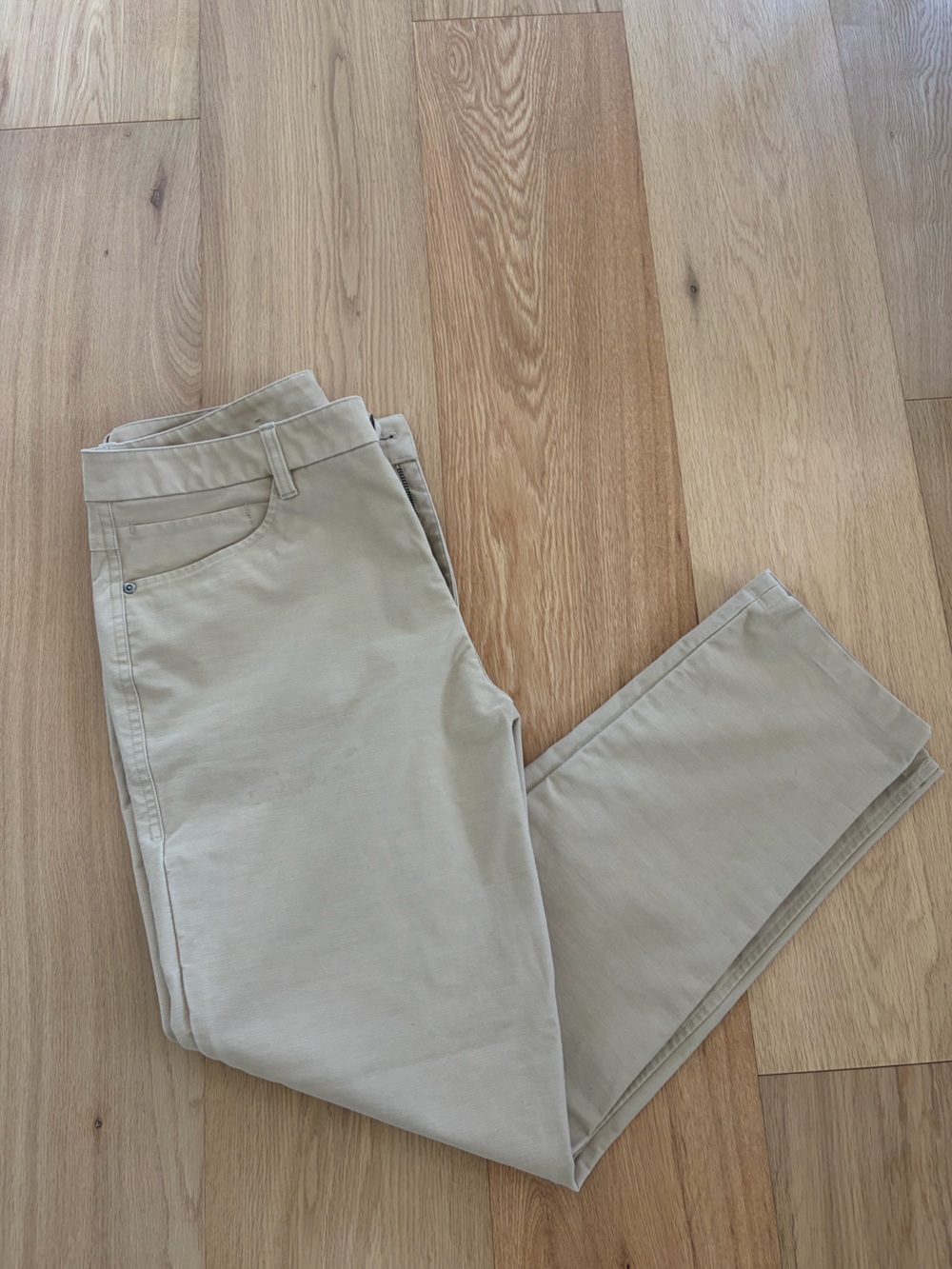 lululemon athletica Men's Khaki Slim Chinos - Light Tan